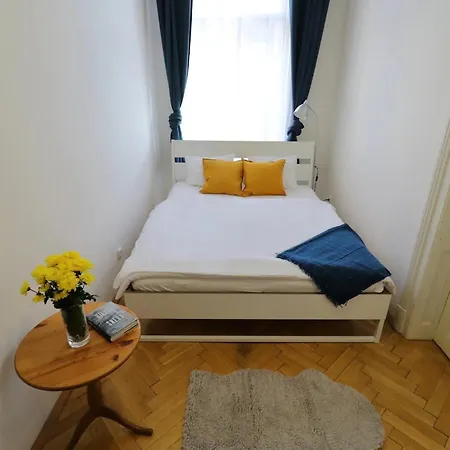 Apartman V Centre Mesta Apartament *